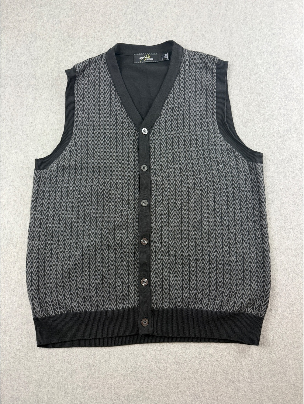 Studio B Bill Blass Button Front Sweater Vest Gray Black Chevron Knit Size L